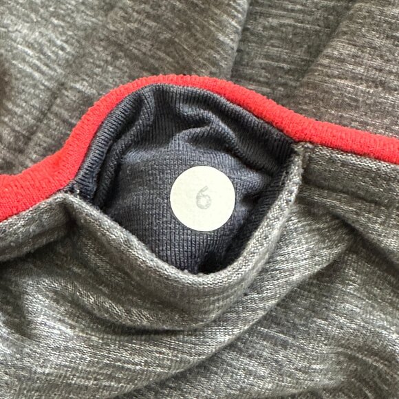 Lululemon Athletica - Size 6 - Gray and Red Capri Loose Fit Pants - Picture 3 of 8